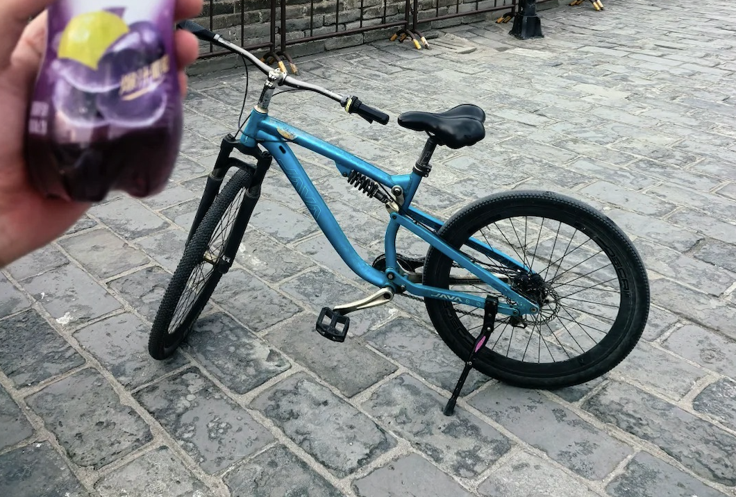 A-Day-Cycling-Xians-Ancient-City-Wall