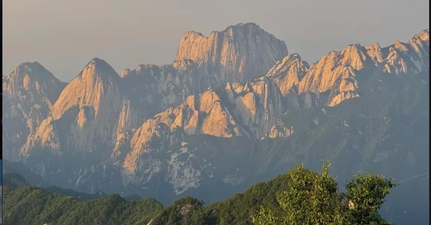 Huashan peaks and ridges