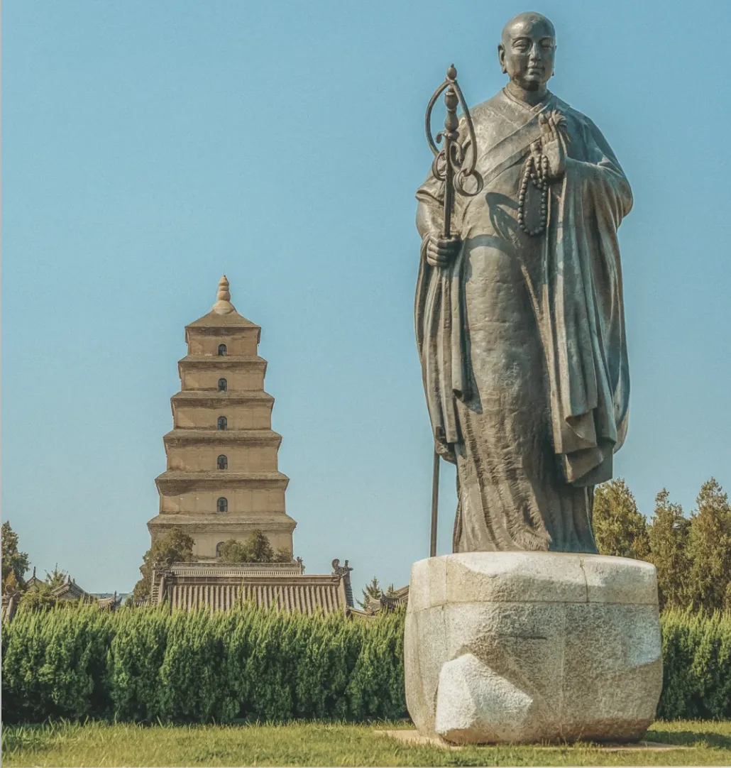 大慈恩寺の香煙と仏像