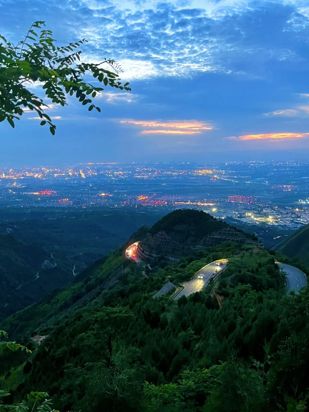 華清宮から望む驪山